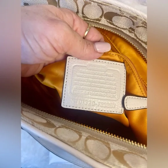 Coach Park Carrie Signature Light Khaki Parchment Beige Leather Weekender Tote - Picture 11 of 12